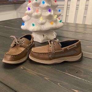 Great condition! Kids Sperry Loafers Size 11M